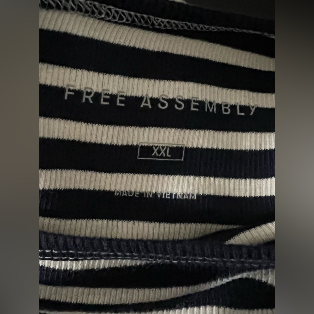 Free Assembly Ribbed Crew Tee - Picture 3 of 3